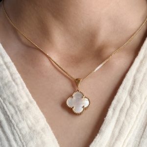 آویز طلا ونکلیف صدف سفید
